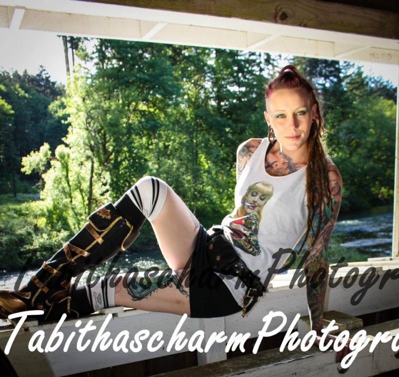 Female model photo shoot of Chandra Lightheart