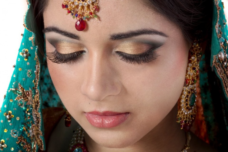 Female model photo shoot of Zanib , makeup by NADIA KASHIF