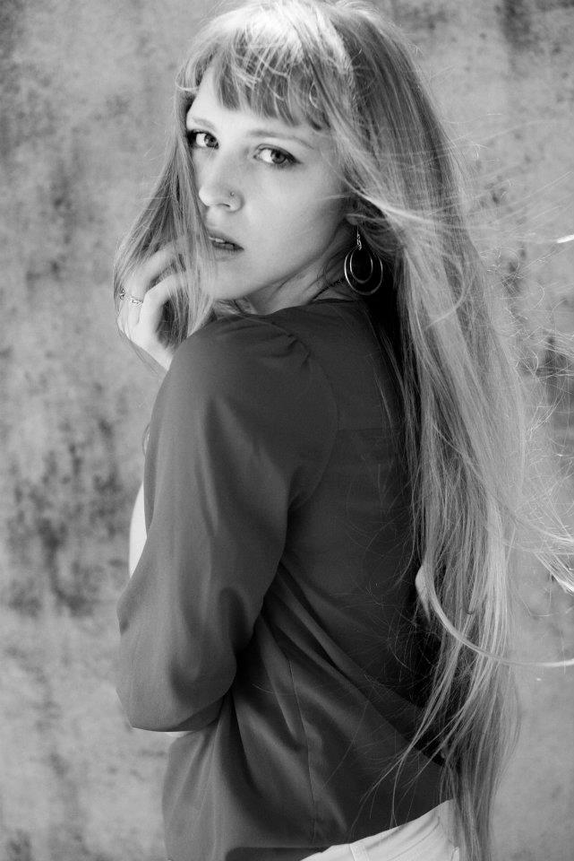 Female model photo shoot of Julia Erhan