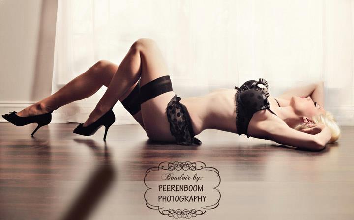 Female model photo shoot of Cherie Blondell