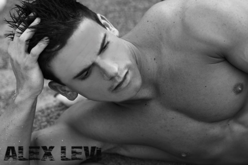 Male model photo shoot of Alex Levi