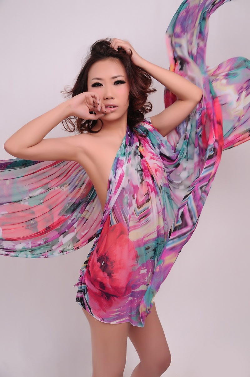 Female model photo shoot of Amy Li 