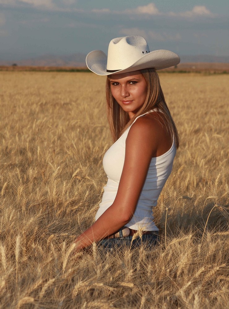 Female model photo shoot of QJs Imaging in Kuna, Idaho