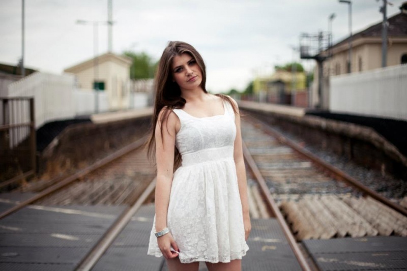 Female model photo shoot of Laura Irvine in Moira