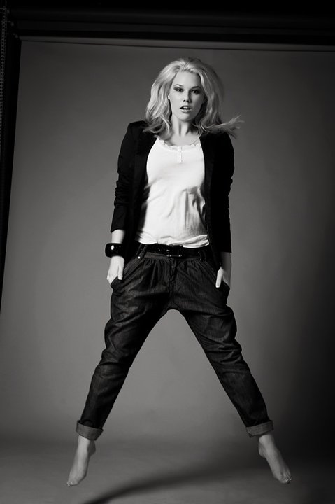 Female model photo shoot of Danielle Everitt