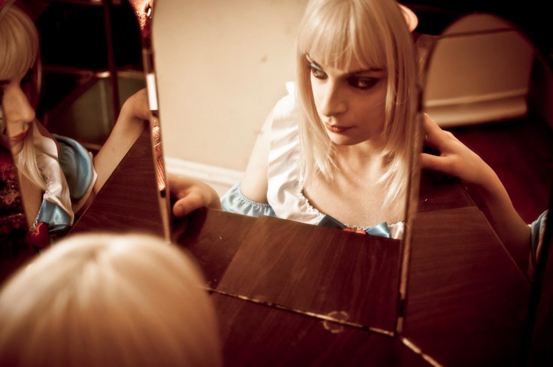 Female model photo shoot of Alice Injection in Swansea
