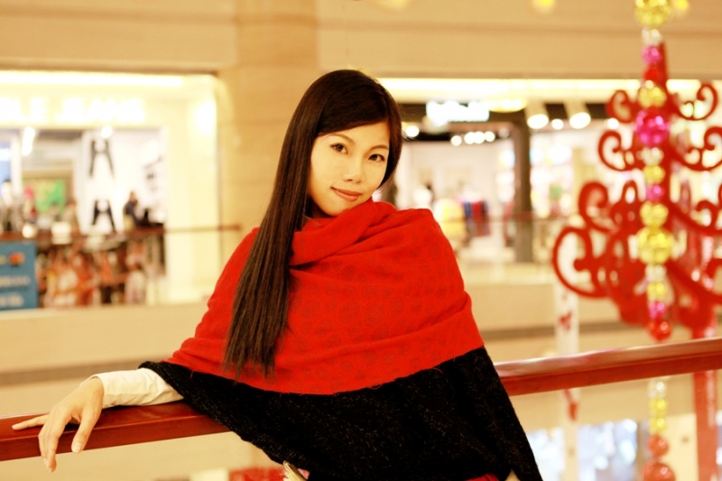 Female model photo shoot of Yi Tong
