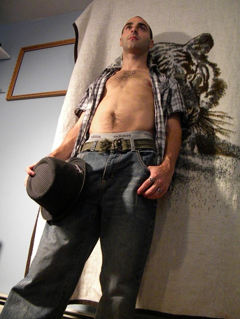 Male model photo shoot of Dante89, art by ktiger