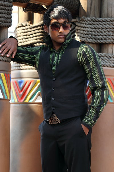 Male model photo shoot of Ravi Mundhree