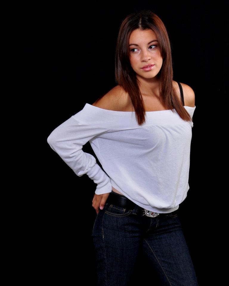 Female model photo shoot of Ariana Covarrubias