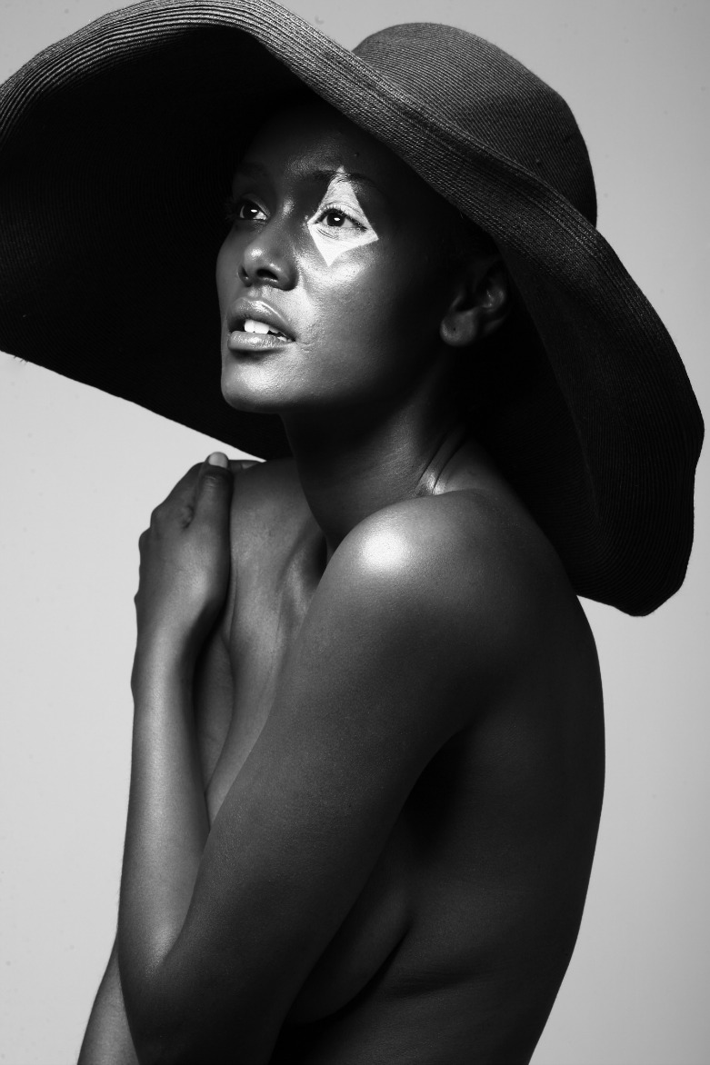 Female model photo shoot of Aaliyah Oke by luciano cismondi