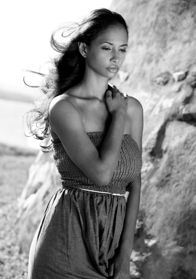 Female model photo shoot of Rochelle Jones aka Roki