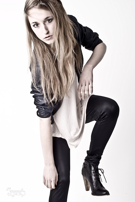 Female model photo shoot of Nienke de Jonge