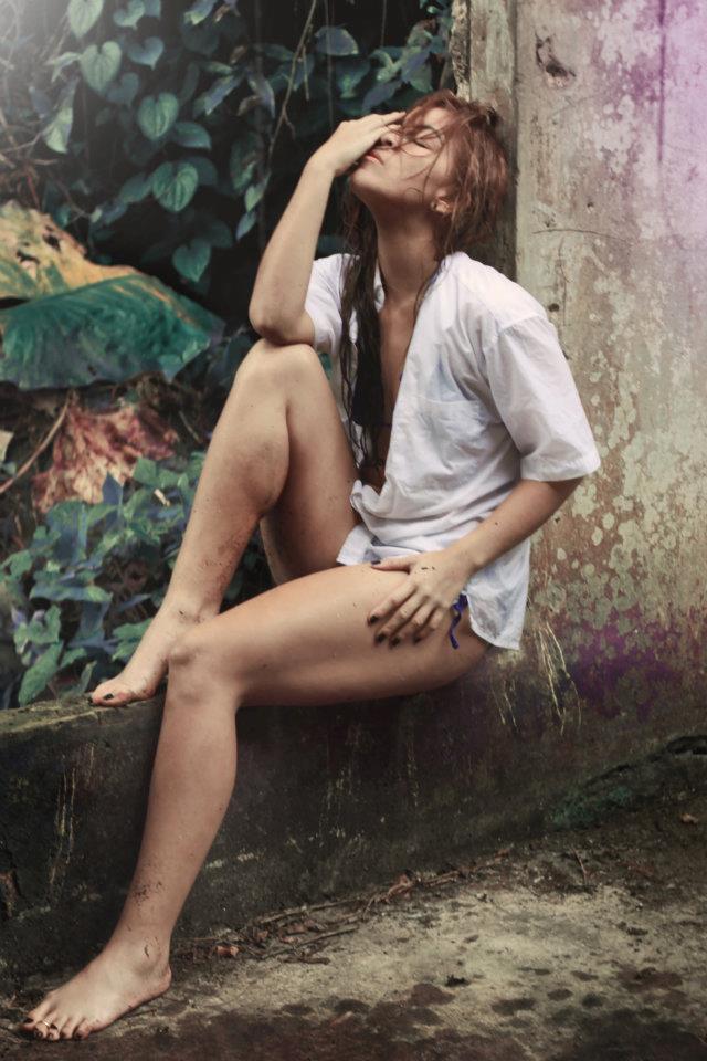 Female model photo shoot of Linathya Torres