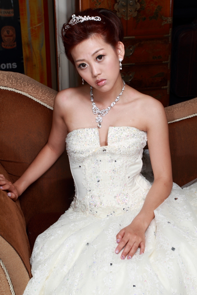 Female model photo shoot of Huitzu Chen 