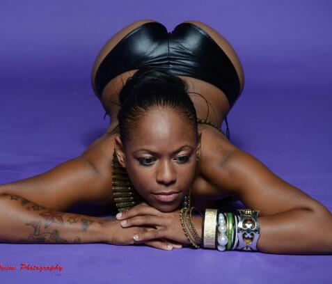 Female model photo shoot of mely melanie