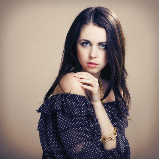 Female model photo shoot of Yane Ivaschenko