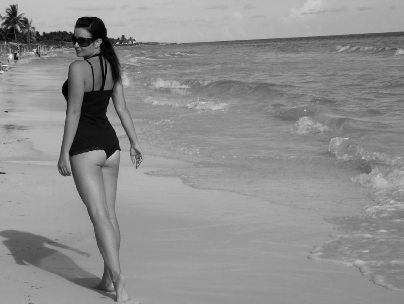 Female model photo shoot of Modella Media in Cayo Coco, Cuba
