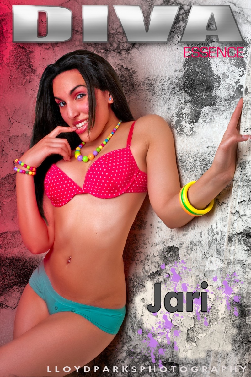 Female model photo shoot of Jari Star
