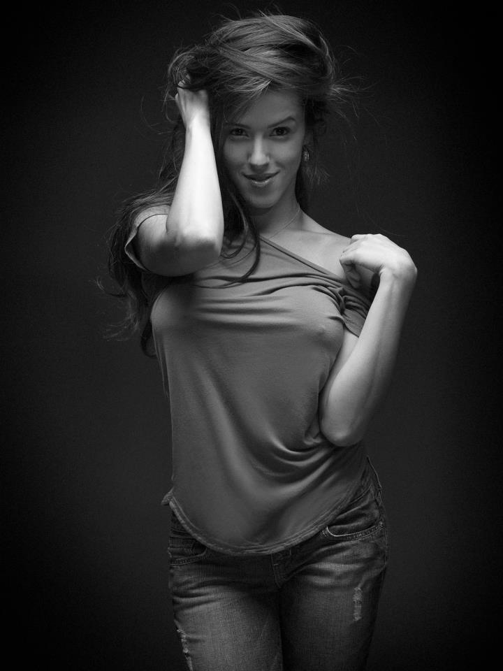 Female model photo shoot of Jennifer Roman Model