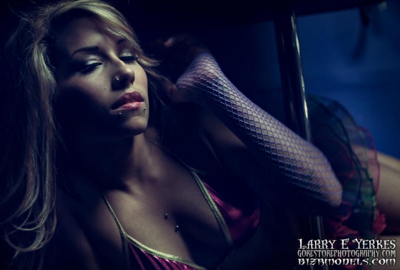 Female model photo shoot of Havnadubee by Larry E Yerkes