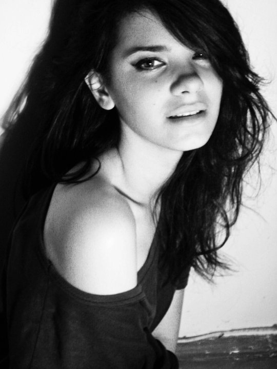 Female model photo shoot of Cristina Sinoae