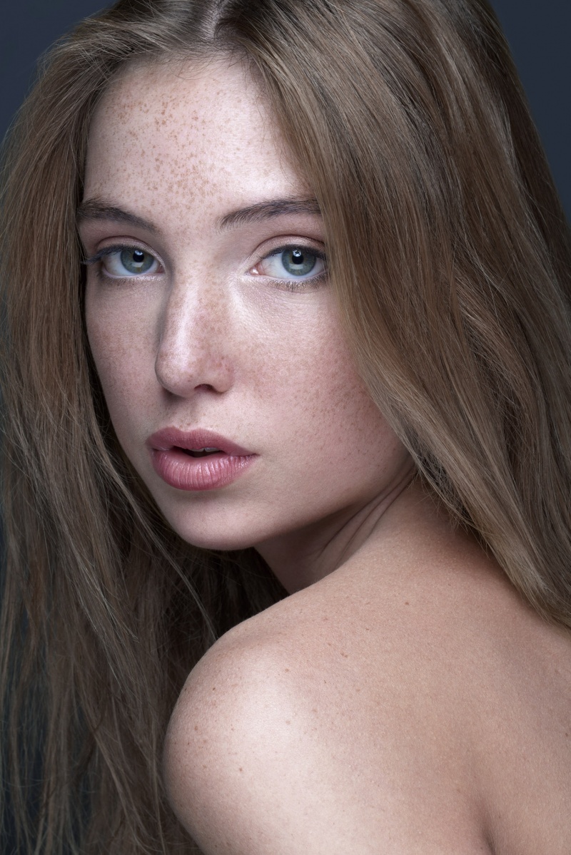 Female model photo shoot of White Noise retouching by Hadrien Denoyelle