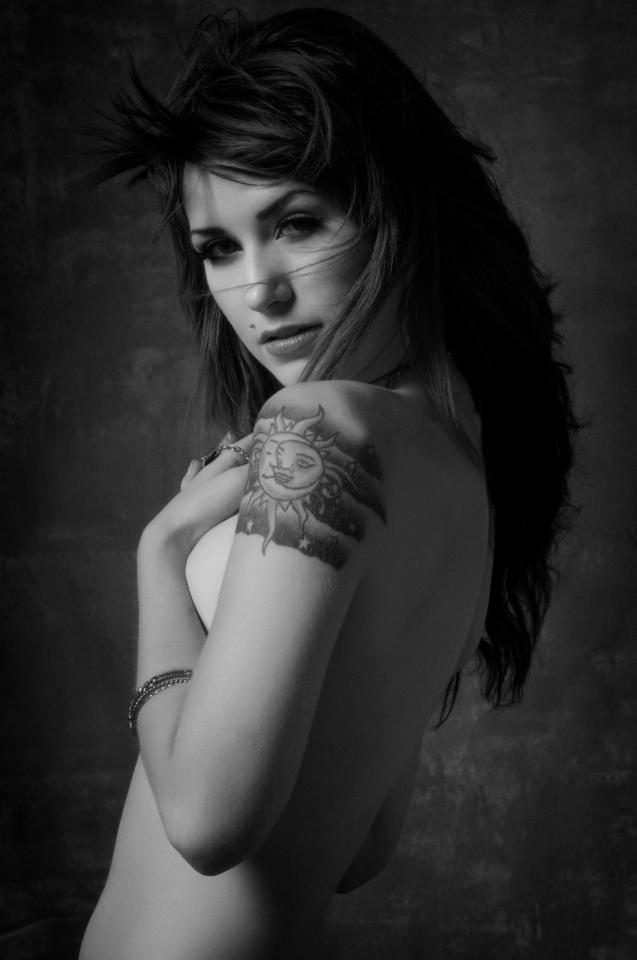 Female model photo shoot of Courtnie Marie by fotowerk