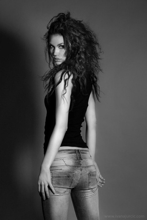 Female model photo shoot of Ivana Jurcic
