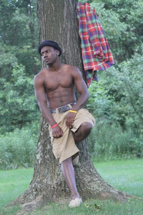 Male model photo shoot of VIntez in Ohio