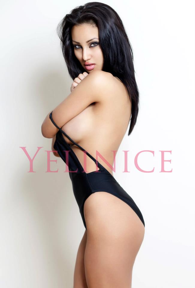 Female model photo shoot of Yelinice