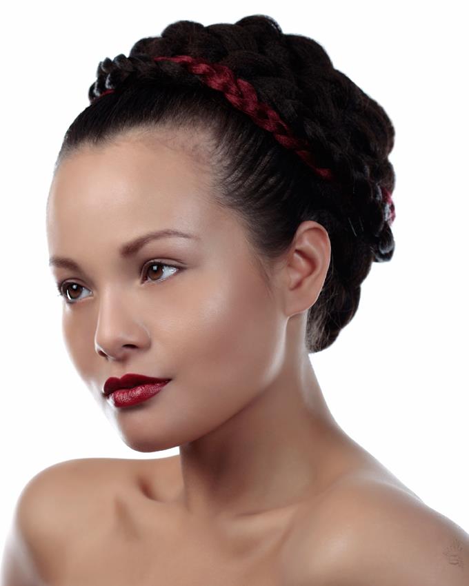 Female model photo shoot of chloe-makeup in Paris