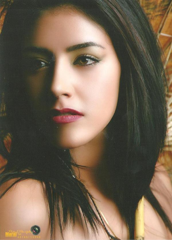Female model photo shoot of Tanaz Zeba