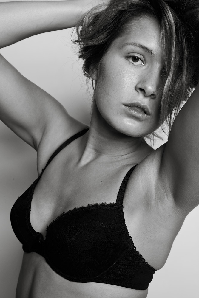 Female model photo shoot of Abbie Chappell