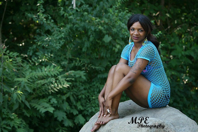 Female model photo shoot of Boss Lady_D in Grand View Drive Park