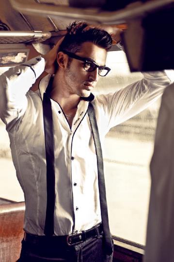 Male model photo shoot of Kaan AKINCI