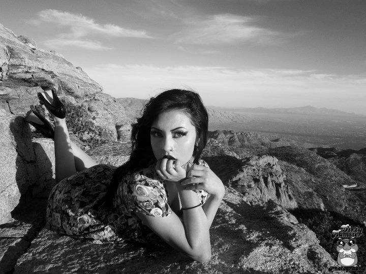 Female model photo shoot of Alexa La Lune