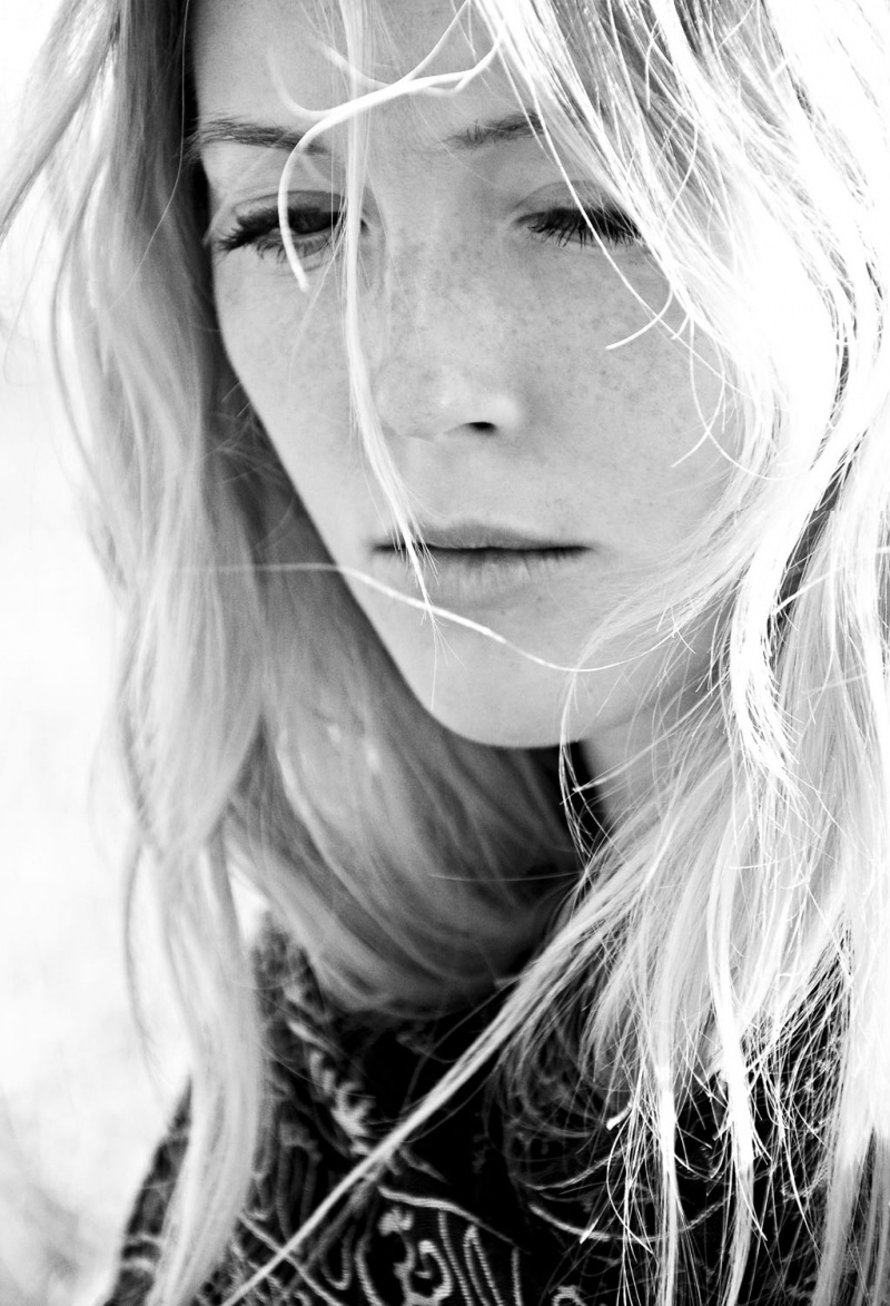 Female model photo shoot of Lindsey Boice in Malibu, CA