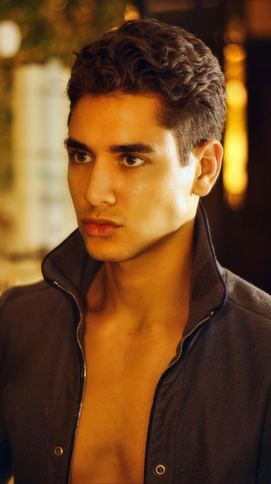 Male model photo shoot of Lorenzo 