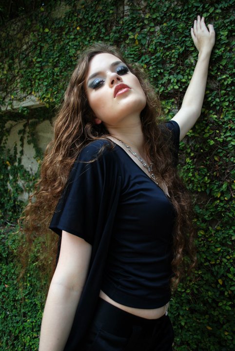 Female model photo shoot of Henny Carolina
