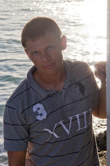 Male model photo shoot of Andrew William Barker in Araha Beach