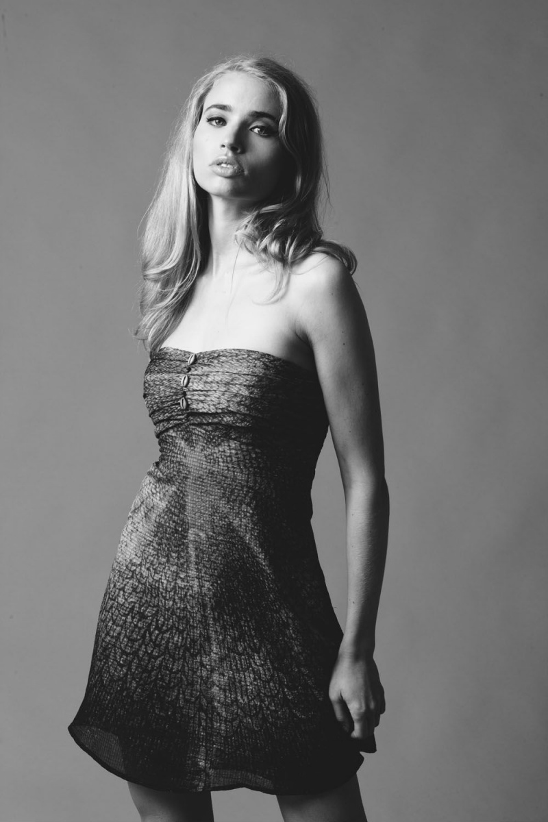 Female model photo shoot of Serena Styles