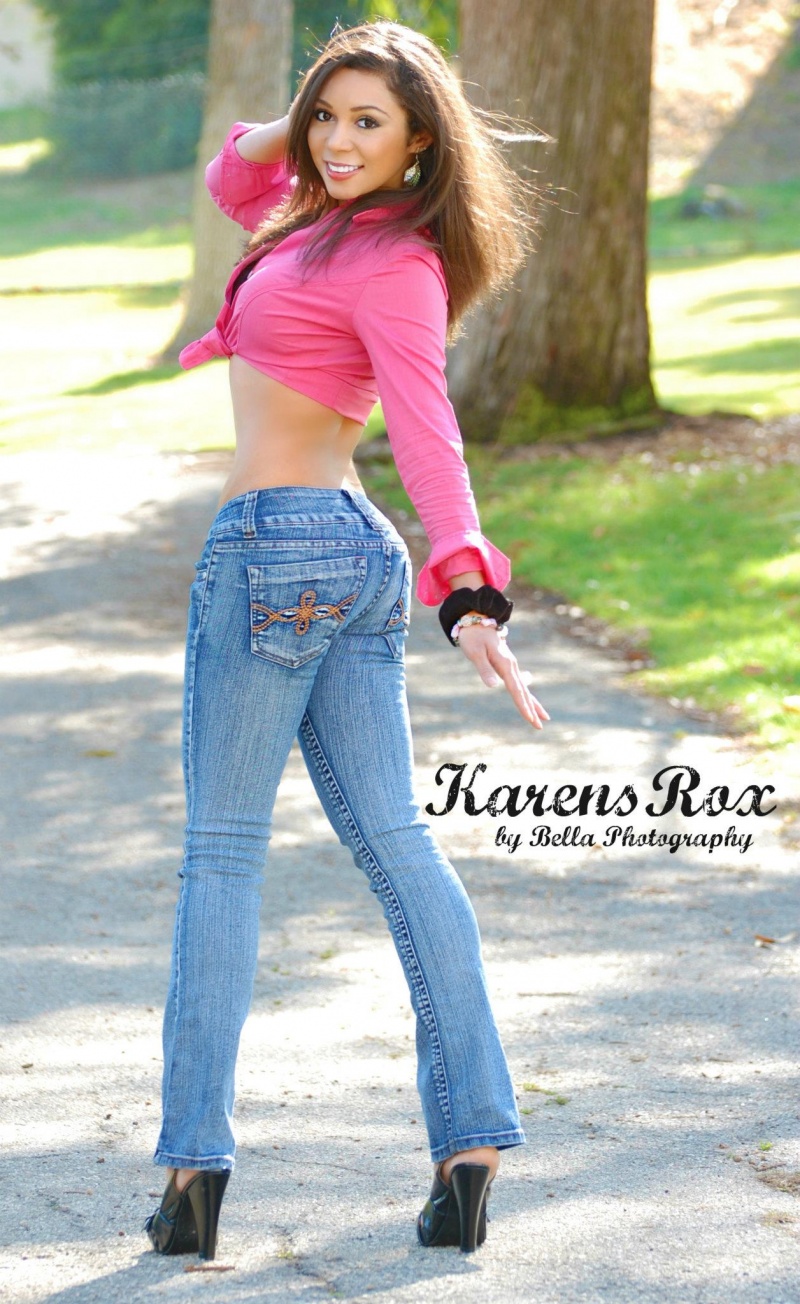 Female model photo shoot of Karen Rox