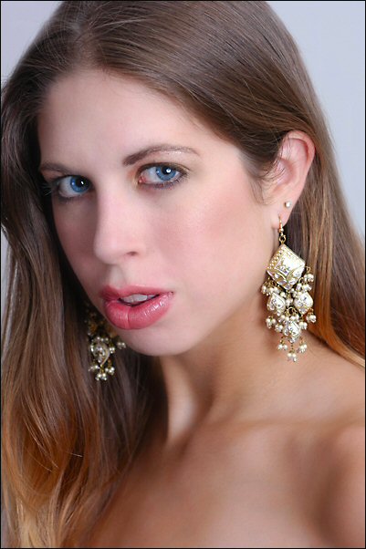 Female model photo shoot of Avery N