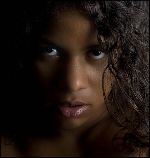 Female model photo shoot of MorenaAfricana