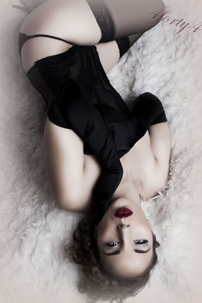 Female model photo shoot of Stephanie Lynn Modeling