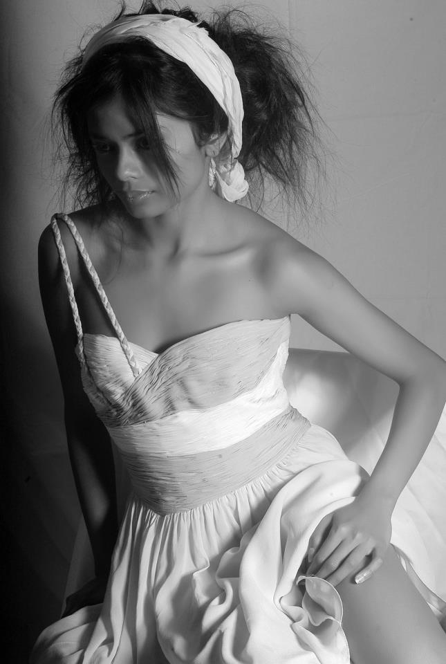 Female model photo shoot of Melani Rochelle