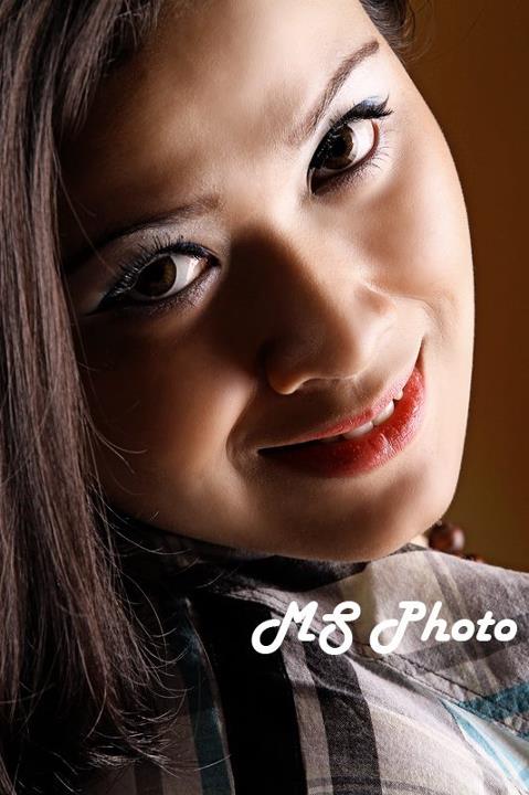 Female model photo shoot of zalma wijaya