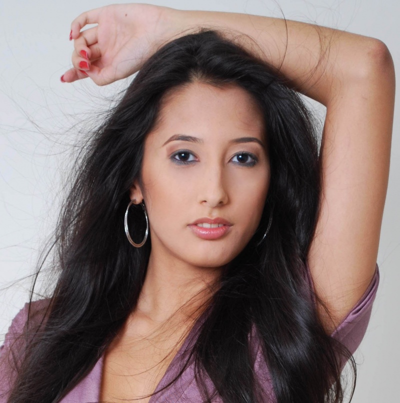 Female model photo shoot of Stephanie M Rabang