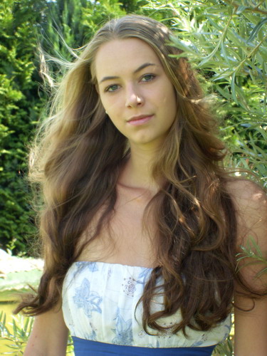 Female model photo shoot of Alexa-Isabelle